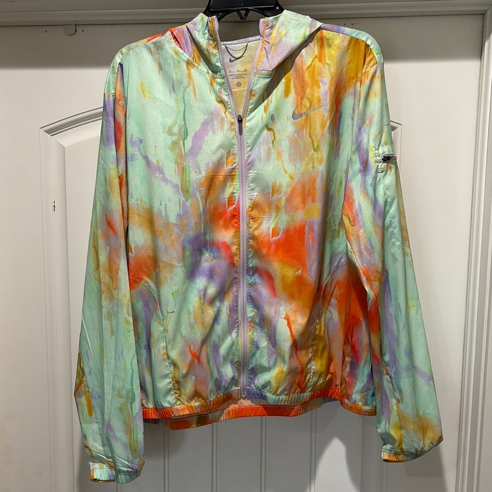 Nike Iridescent golf/sport/fashion Jacket in Orange and Green. Lightweight rain.